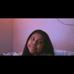 Meet your Posher, Valeria